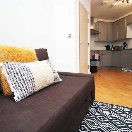 Centrally Located Spacious 2Br | Cohost Partners Cardiff Exteriör bild