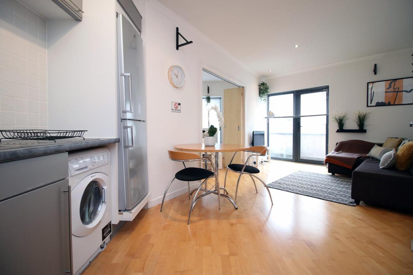 Centrally Located Spacious 2Br | Cohost Partners Cardiff Exteriör bild