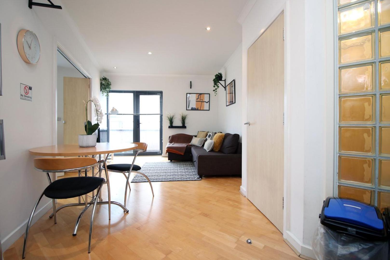 Centrally Located Spacious 2Br | Cohost Partners Cardiff Exteriör bild