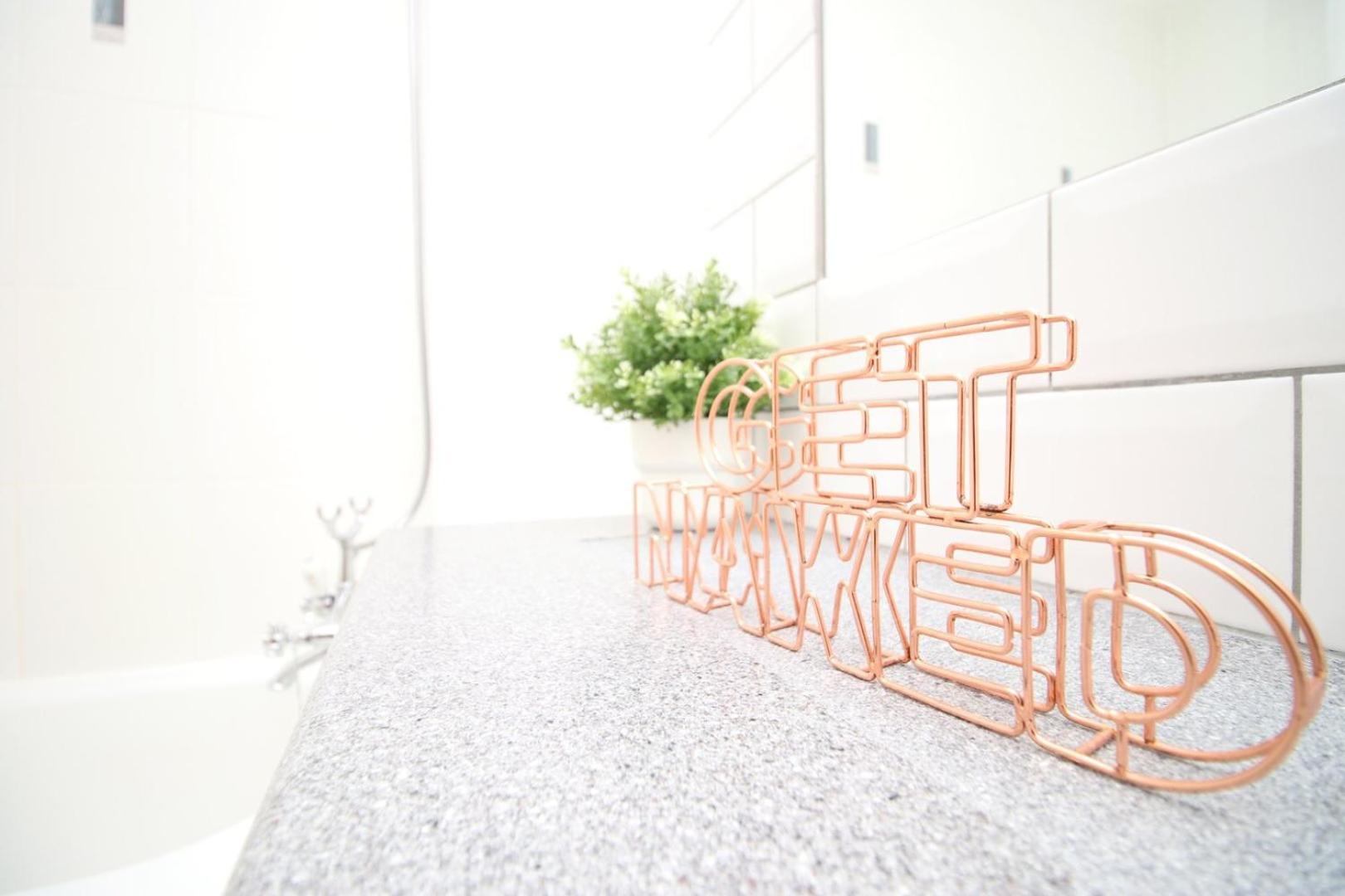 Centrally Located Spacious 2Br | Cohost Partners Cardiff Exteriör bild