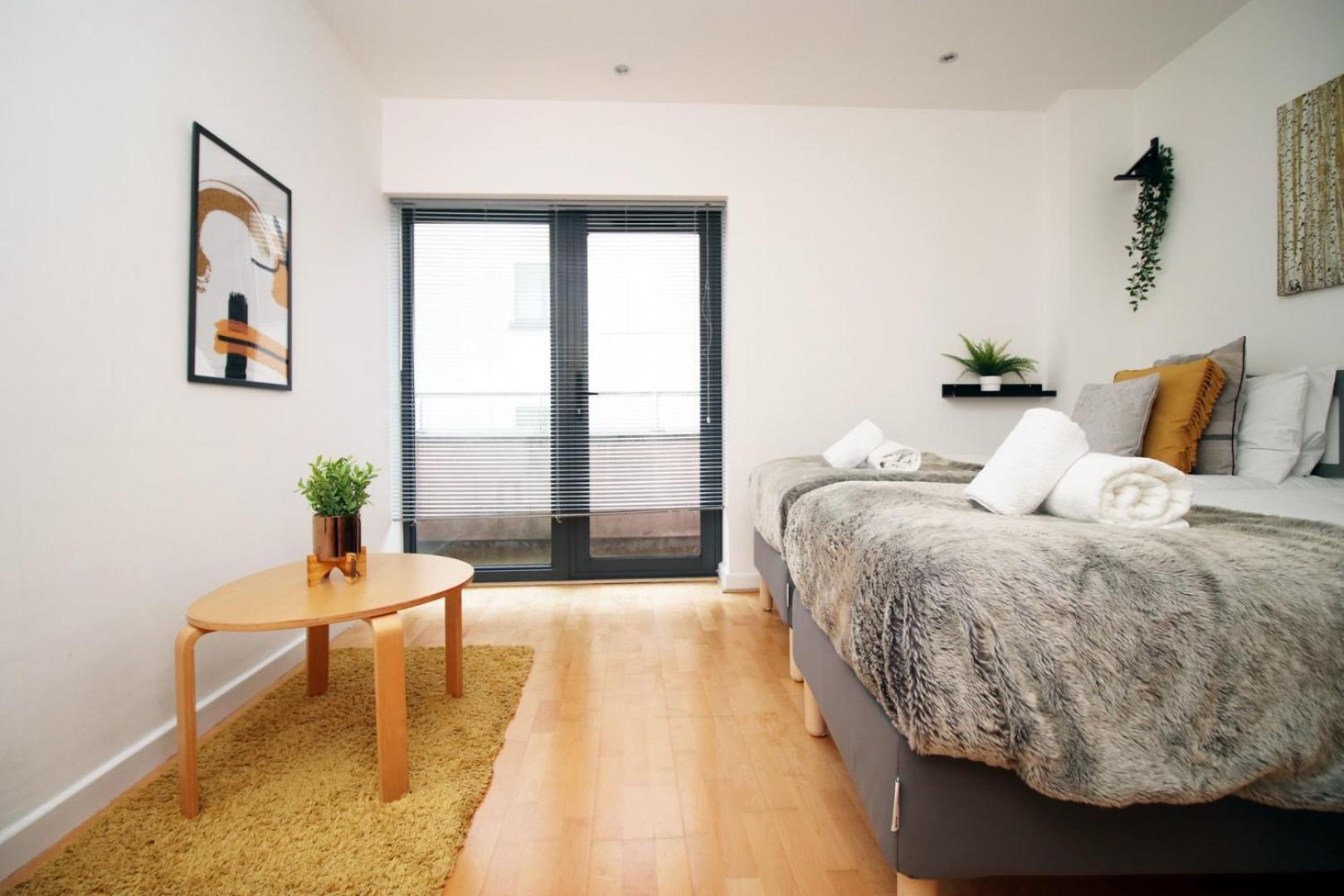Centrally Located Spacious 2Br | Cohost Partners Cardiff Exteriör bild